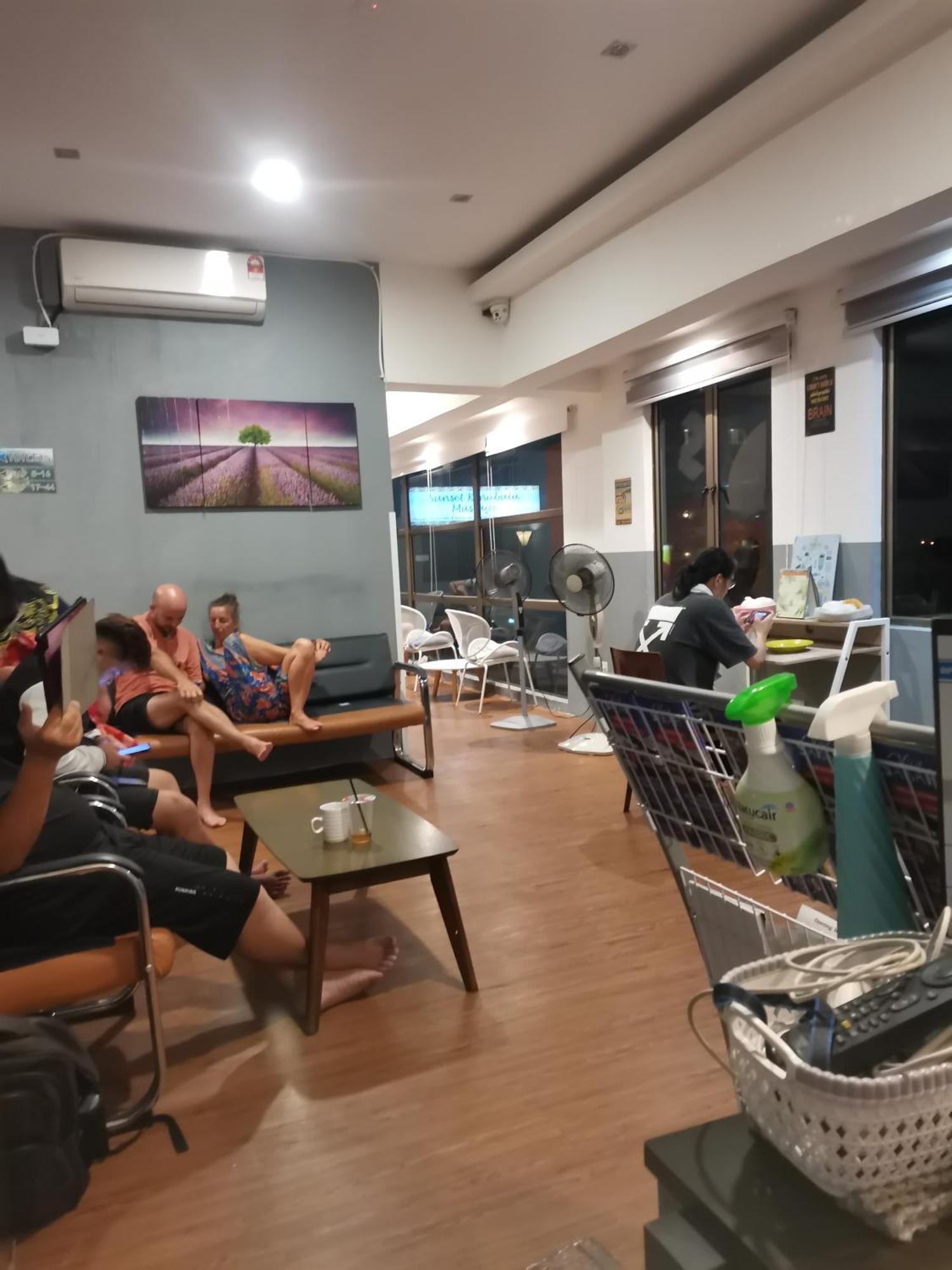 Space Cap Hotel Kota Kinabalu Bagian luar foto
