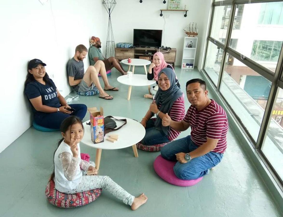 Space Cap Hotel Kota Kinabalu Bagian luar foto