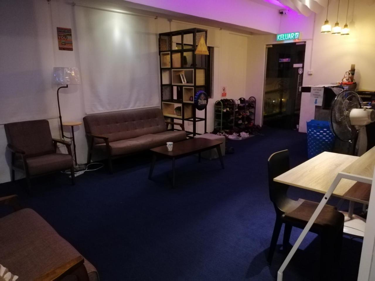 Space Cap Hotel Kota Kinabalu Bagian luar foto